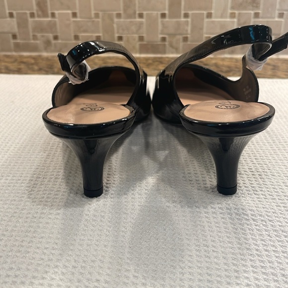 Bella Vita black patent slingbacks 11W new - Picture 3 of 5